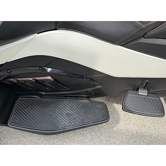 Can-Am Spyder RT Sea-to-Sky Vegas White (Moka) 2024 Second Hand