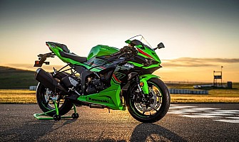 Kawasaki lanseaza noua Ninja ZX-6R 2024