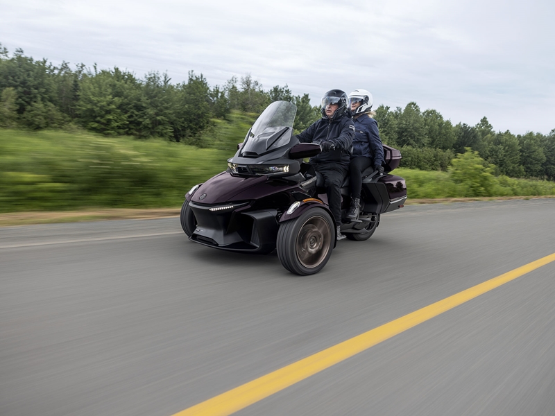 Can-Am Spyder RT Sea-to-Sky Dusk Metallic 2025