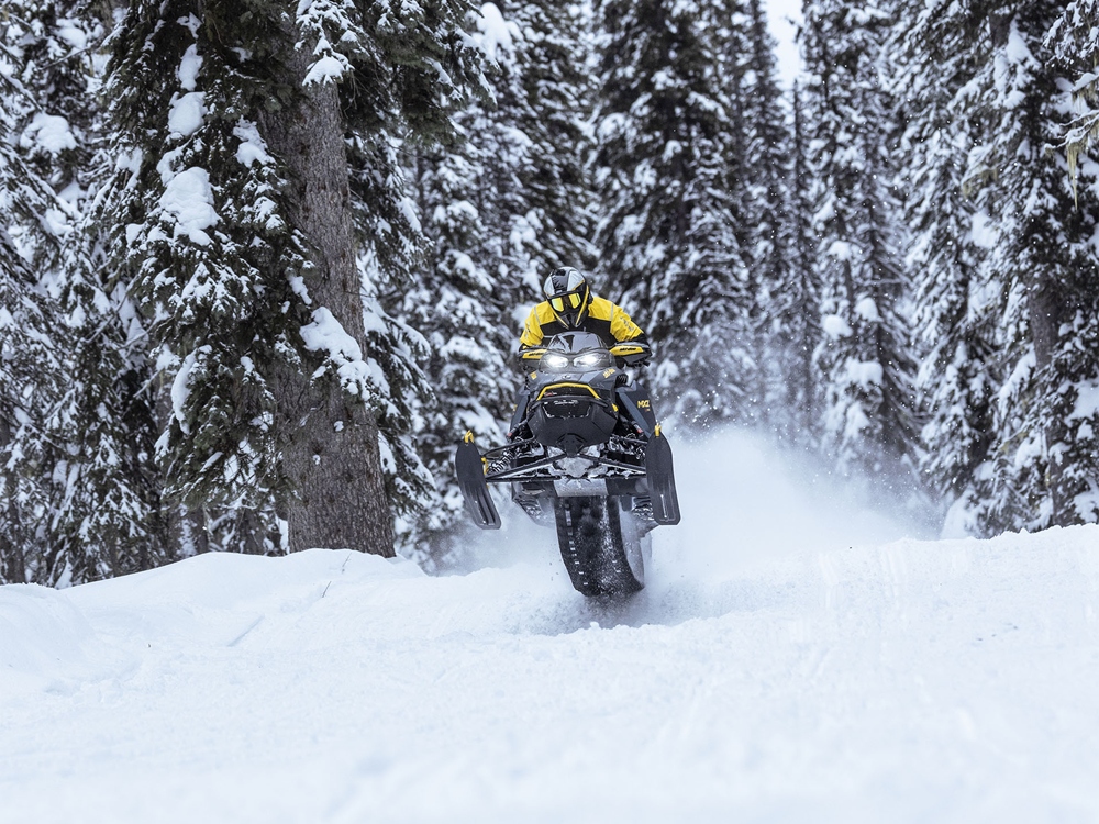 Ski-Doo MXZ X-RS 850 E-TEC Turbo R SHOT Competition Package 137” 2026