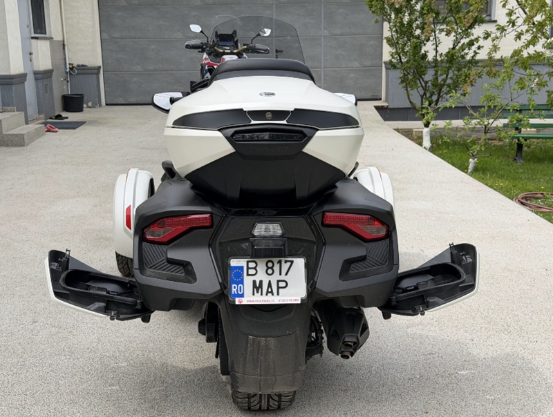 Can-Am Spyder RT Sea-to-Sky Vegas White (Moka) 2024 Second Hand