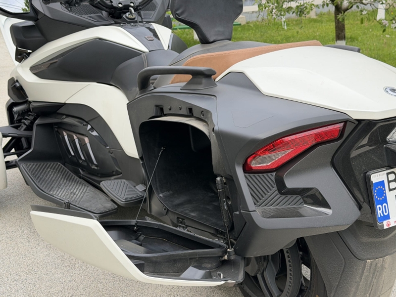 Can-Am Spyder RT Sea-to-Sky Vegas White (Moka) 2024 Second Hand