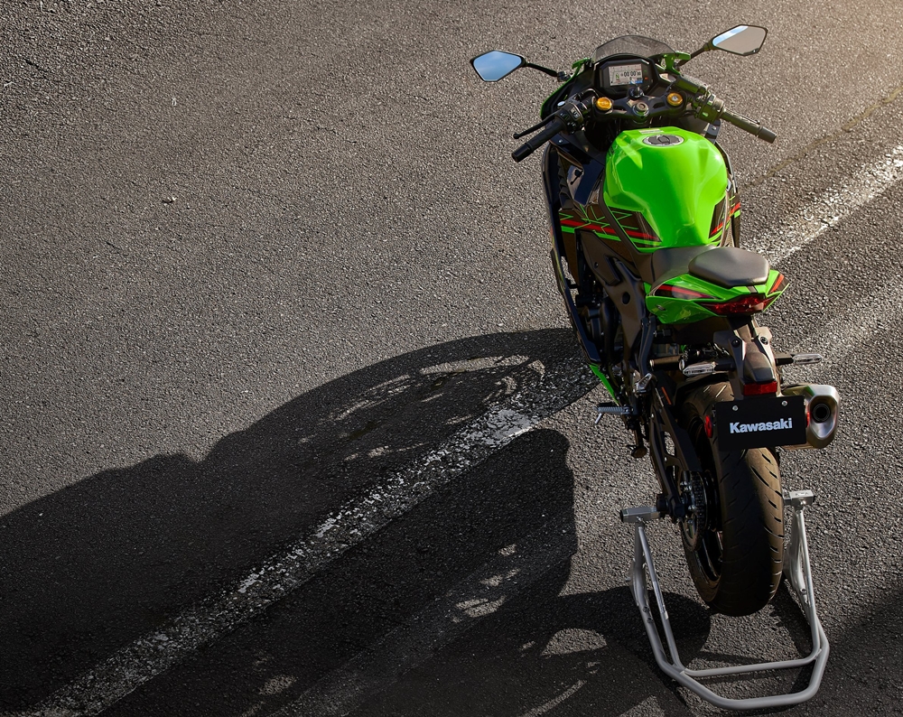 Kawasaki lanseaza oficial noua motocicleta Ninja ZX-4RR 2023