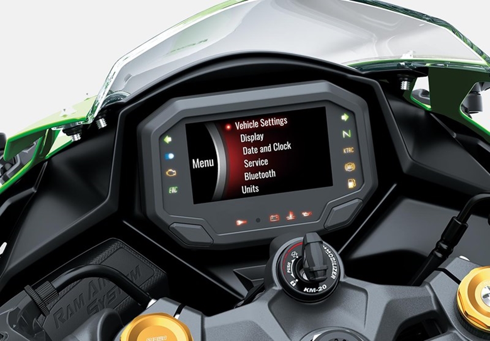 Kawasaki lanseaza oficial noua motocicleta Ninja ZX-4RR 2023